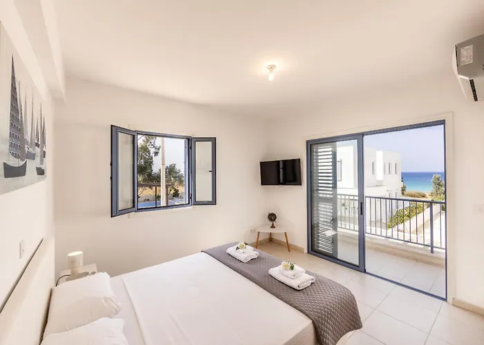 Villa Seaside Protamare 32 *